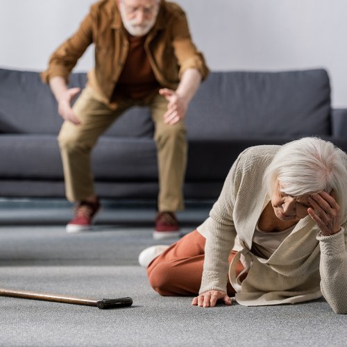 Perceba como algumas estratégias de acessibilidade e equipamentos de mobilidade da Well4All Ibérica podem ajudar os idosos a reduzir o risco de acidentes em casa